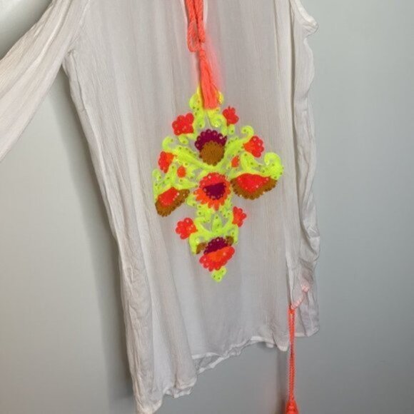 Lucky & Coco Women White Cold shoulder Neon Embroidered Swim Coverup Size Medium - Picture 3 of 9